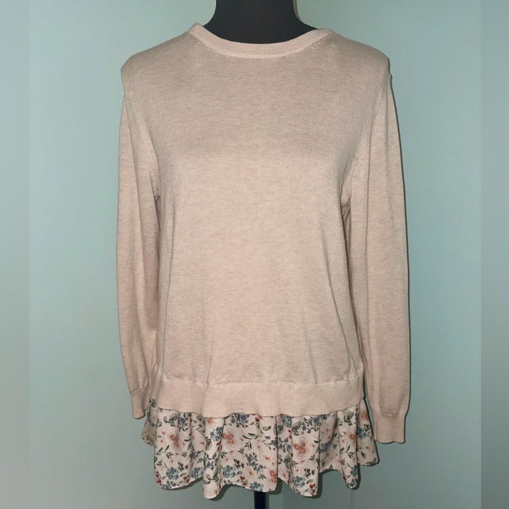 🌸Time and Tru Beige Knit Top with Floral Layer and Open Back Detail/Size Small